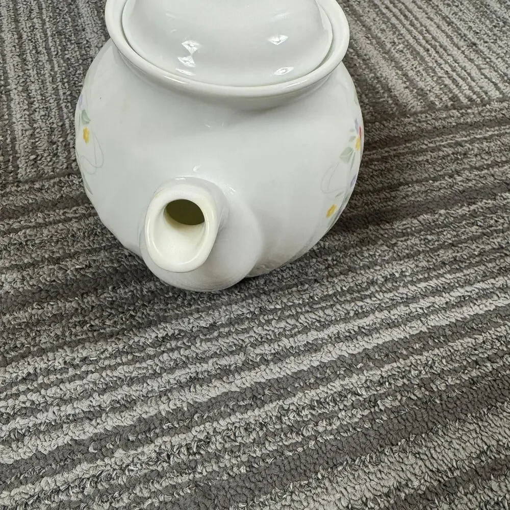 Corelle Impressions by Corning “English Meadow” 1-Quart Decorated Teapot | Vinta